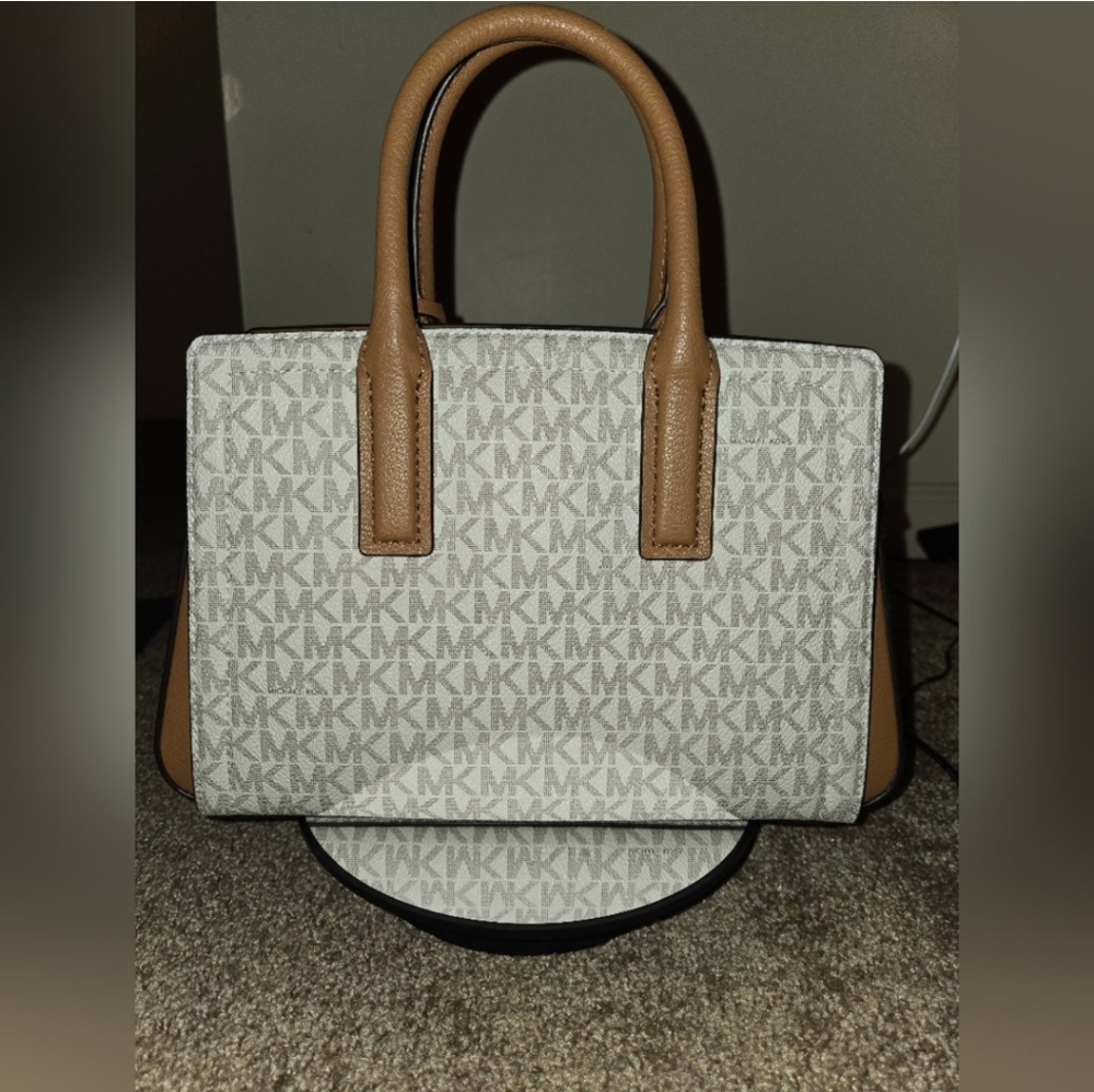 Michael Kors Cream and Tan Satchel Bag - Picture 4 of 14